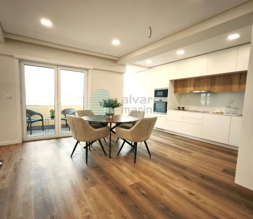 Apartamento T3 para Venda em Benfica Foto 5