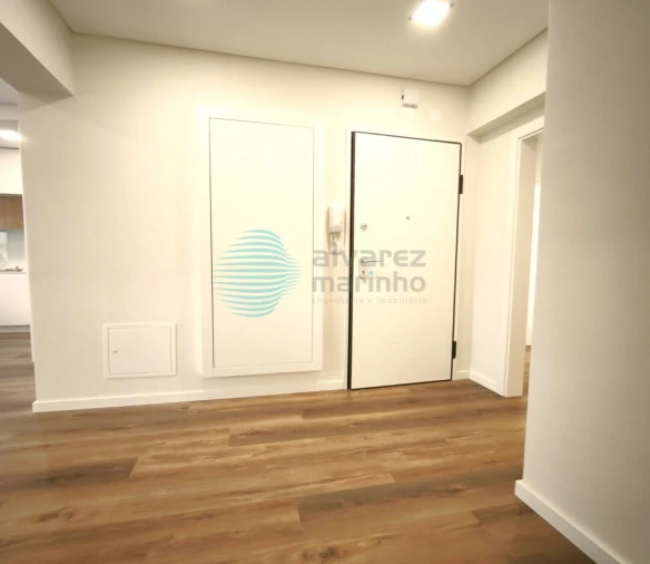 Apartamento T3 para Venda em Benfica Foto 3