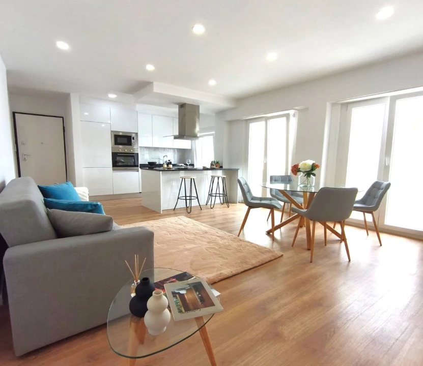 Apartamento T3 para Venda em Benfica Foto 1