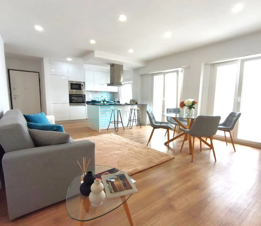 Apartamento T3 para Venda em Benfica Foto 3