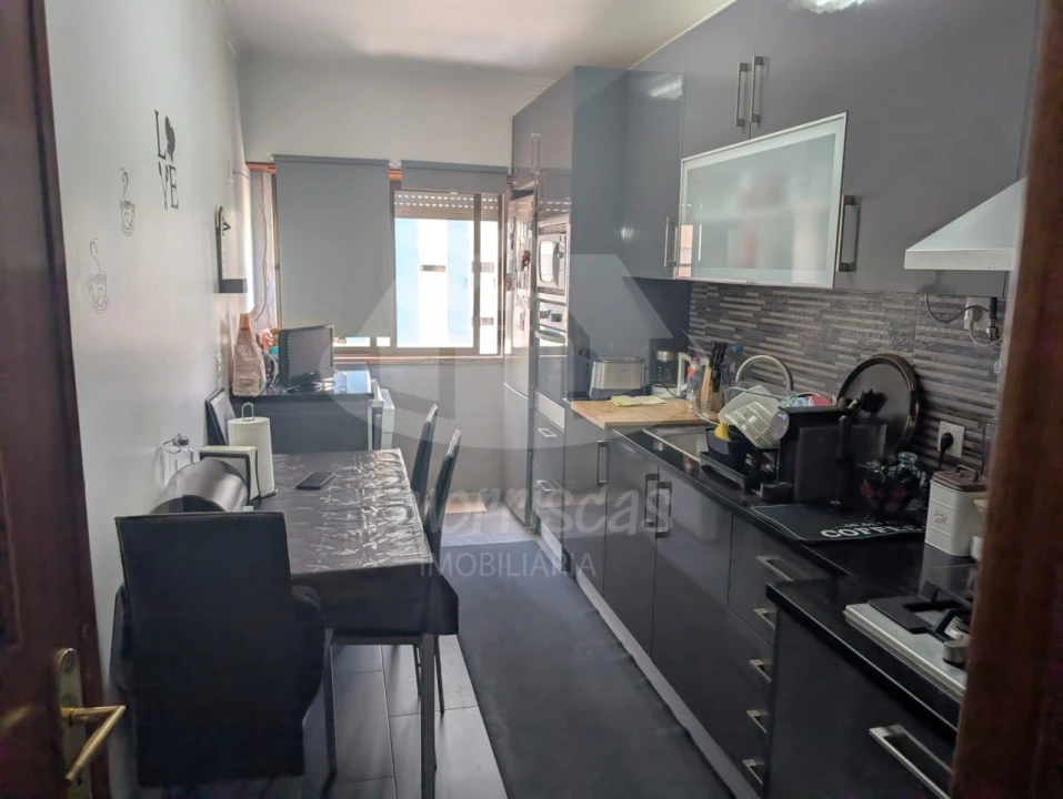 Apartamento T2 para Venda em Odivelas Foto 6