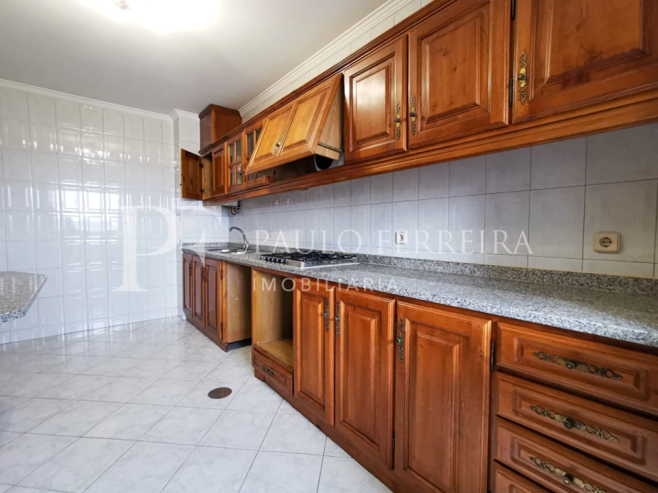 Apartamento T2 para Arrendamento em Vila Nova de Famalicão e Calendário Foto 6