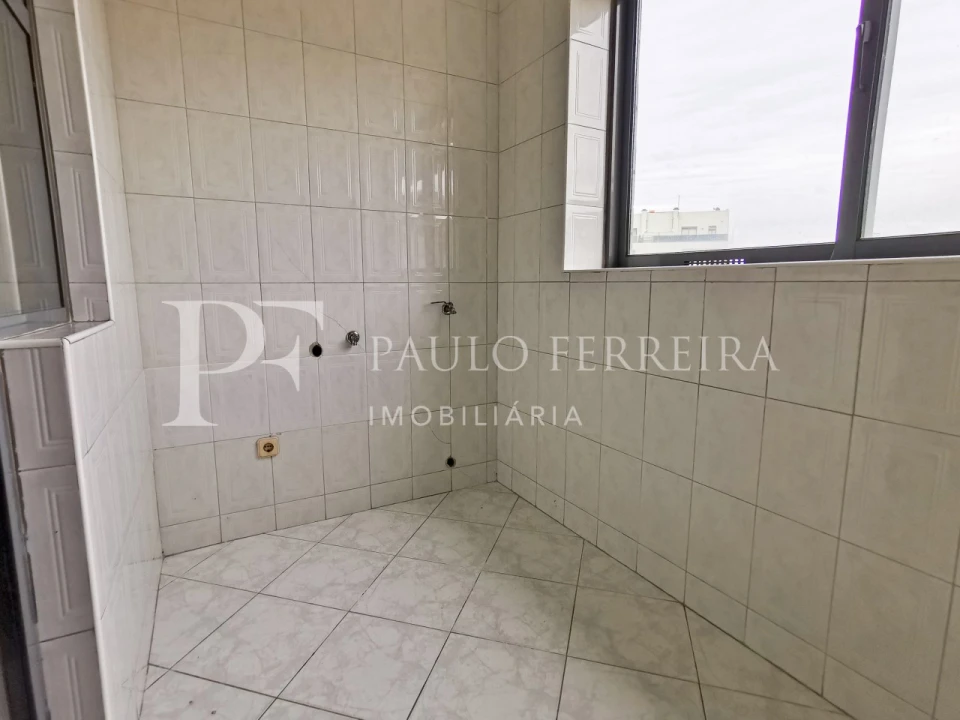 Apartamento T2 para Arrendamento em Vila Nova de Famalicão e Calendário Foto 7