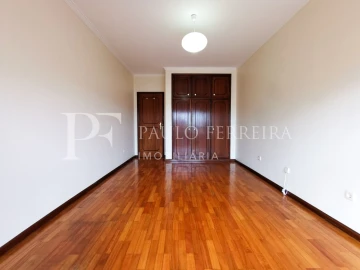 Apartamento T2 para Arrendamento em Vila Nova de Famalicão e Calendário