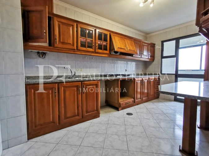 Apartamento T2 para Arrendamento em Vila Nova de Famalicão e Calendário Foto 5