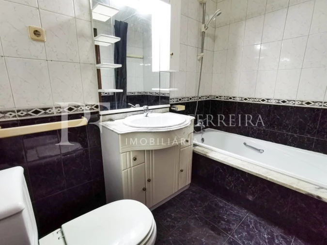 Apartamento T2 para Arrendamento em Vila Nova de Famalicão e Calendário Foto 13