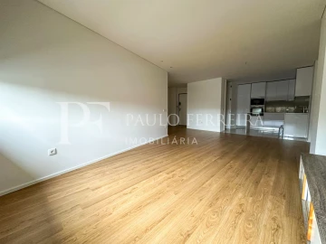 Apartamento T2 para Arrendamento em Antas e Abade de Vermoim