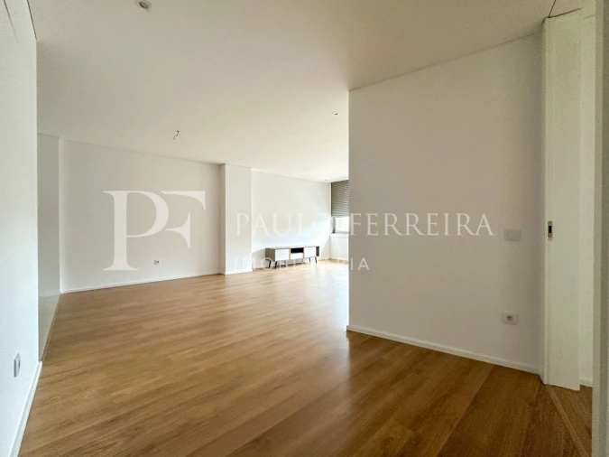 Apartamento T2 para Arrendamento em Antas e Abade de Vermoim Foto 2