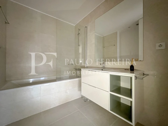 Apartamento T2 para Arrendamento em Antas e Abade de Vermoim Foto 10