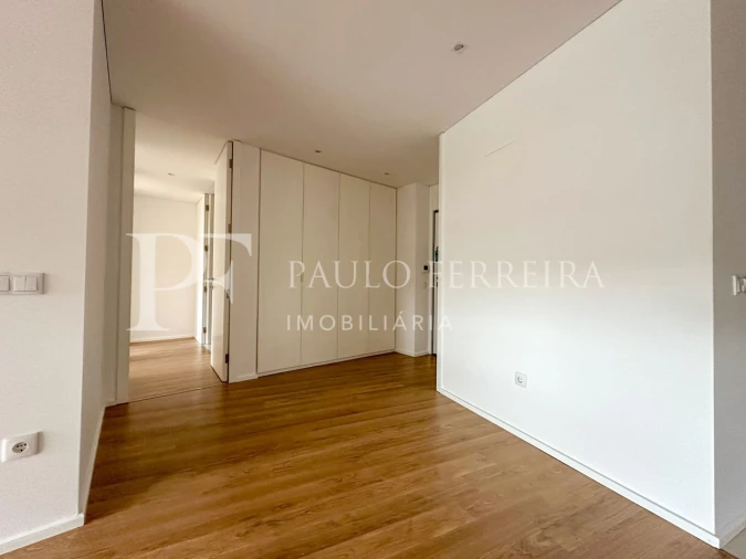 Apartamento T2 para Arrendamento em Antas e Abade de Vermoim Foto 11