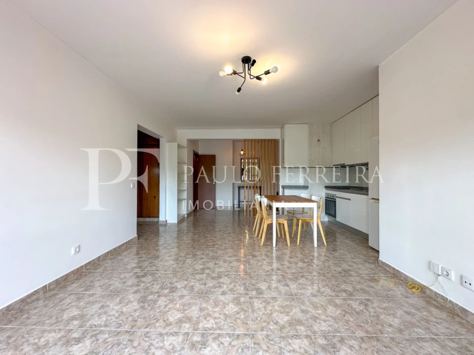 Apartamento T1 para Arrendamento em Vila Nova de Famalicão e Calendário Foto 6