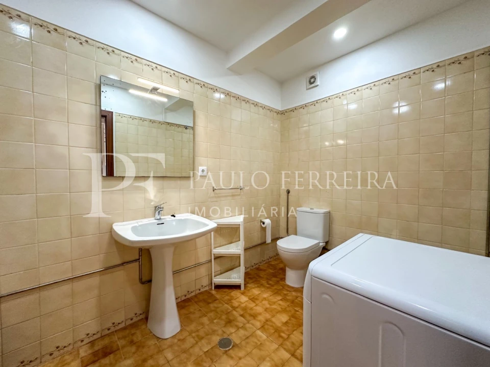 Apartamento T1 para Arrendamento em Vila Nova de Famalicão e Calendário Foto 9