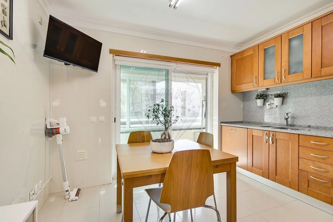 Apartamento T2 para Venda em São Domingos de Rana Foto 11