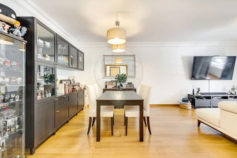 Apartamento T2 para Venda em São Domingos de Rana Foto 4