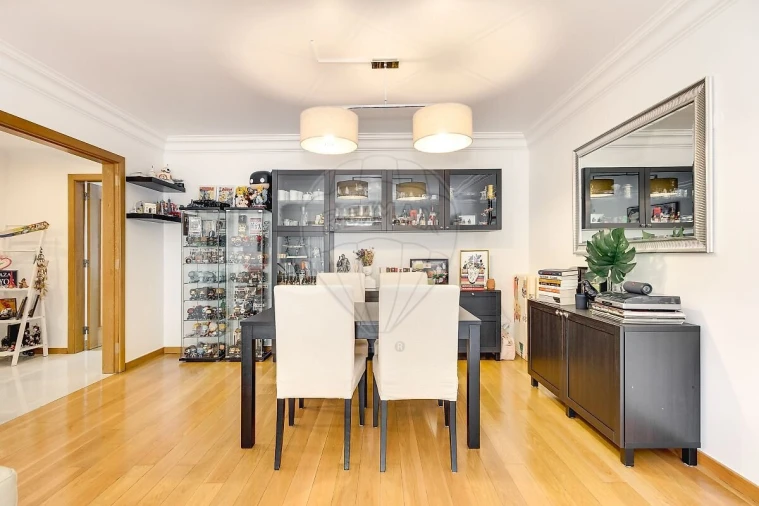Apartamento T2 para Venda em São Domingos de Rana Foto 6