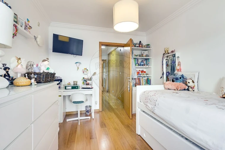 Apartamento T2 para Venda em São Domingos de Rana Foto 17