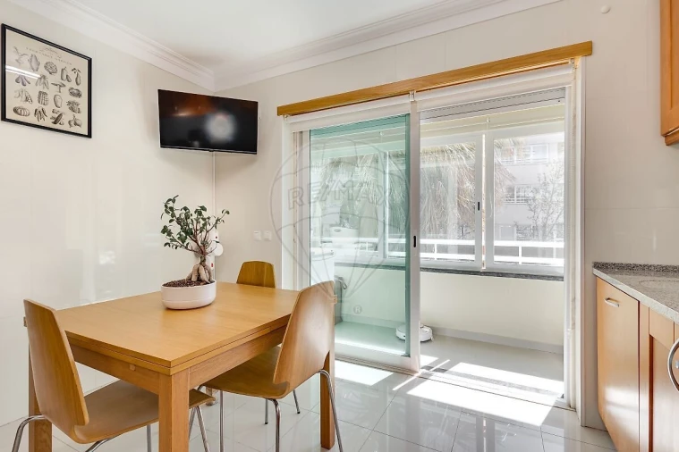 Apartamento T2 para Venda em São Domingos de Rana Foto 7