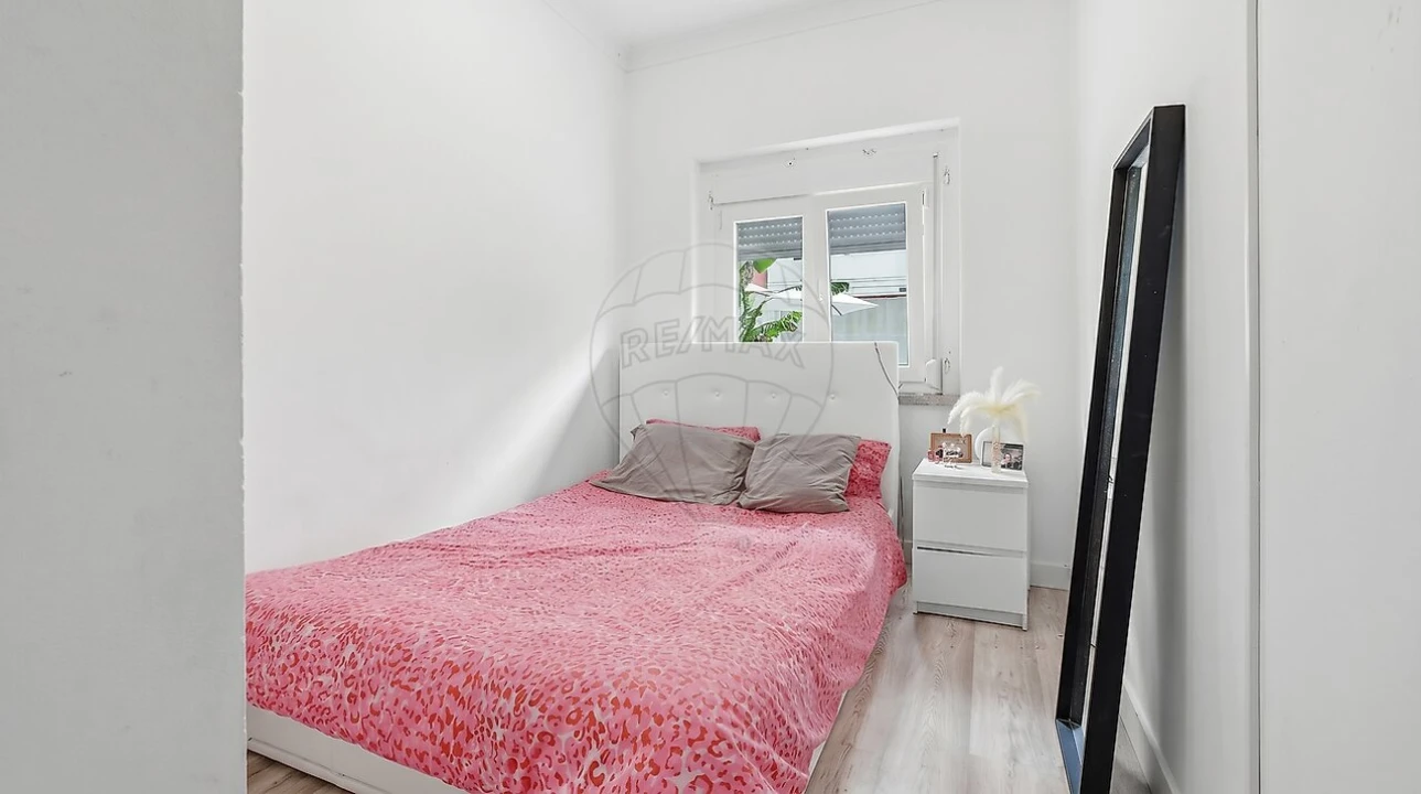 Apartamento T2 para Venda em Queluz e Belas Foto 24