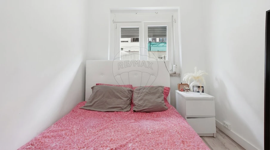 Apartamento T2 para Venda em Queluz e Belas Foto 23