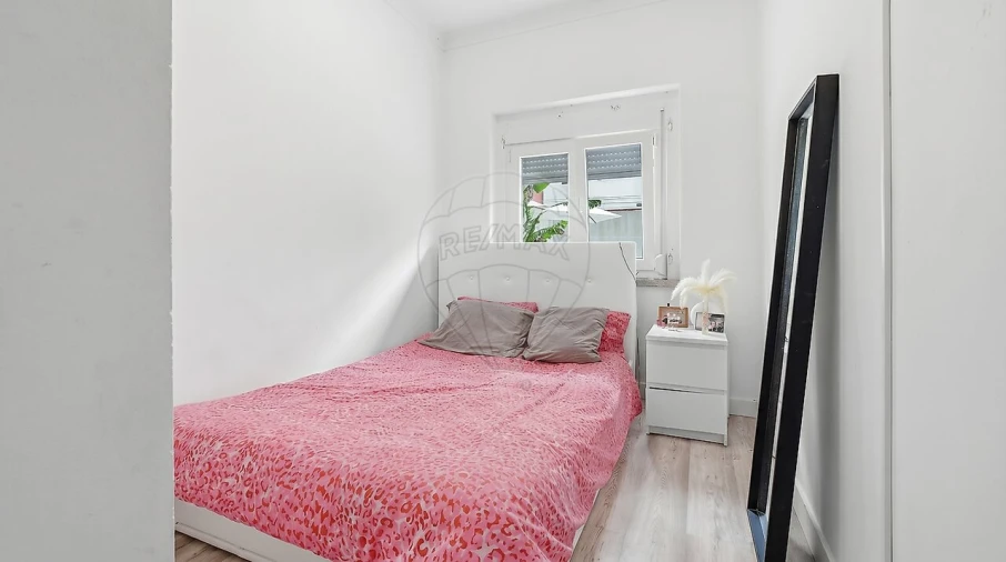 Apartamento T2 para Venda em Queluz e Belas Foto 24