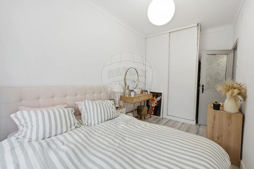 Apartamento T2 para Venda em Queluz e Belas Foto 21