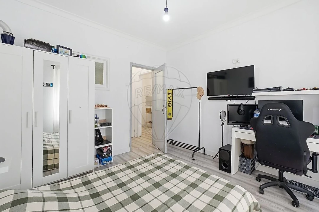 Apartamento T2 para Venda em Queluz e Belas Foto 17