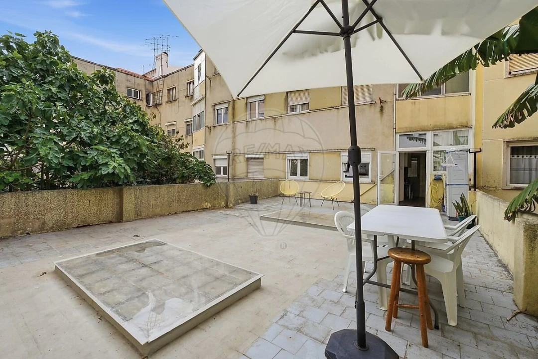 Apartamento T2 para Venda em Queluz e Belas Foto 11