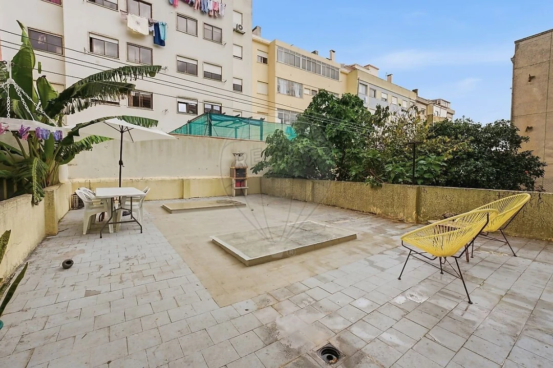 Apartamento T2 para Venda em Queluz e Belas Foto 9