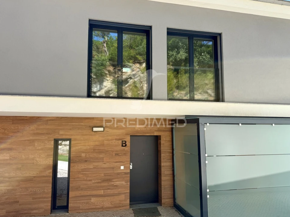 Apartamento T4 para Venda em Leiria, Pousos, Barreira e Cortes Foto 1
