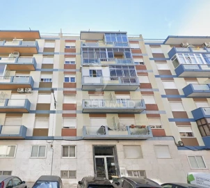 Apartamento T2 para Venda em Benfica
