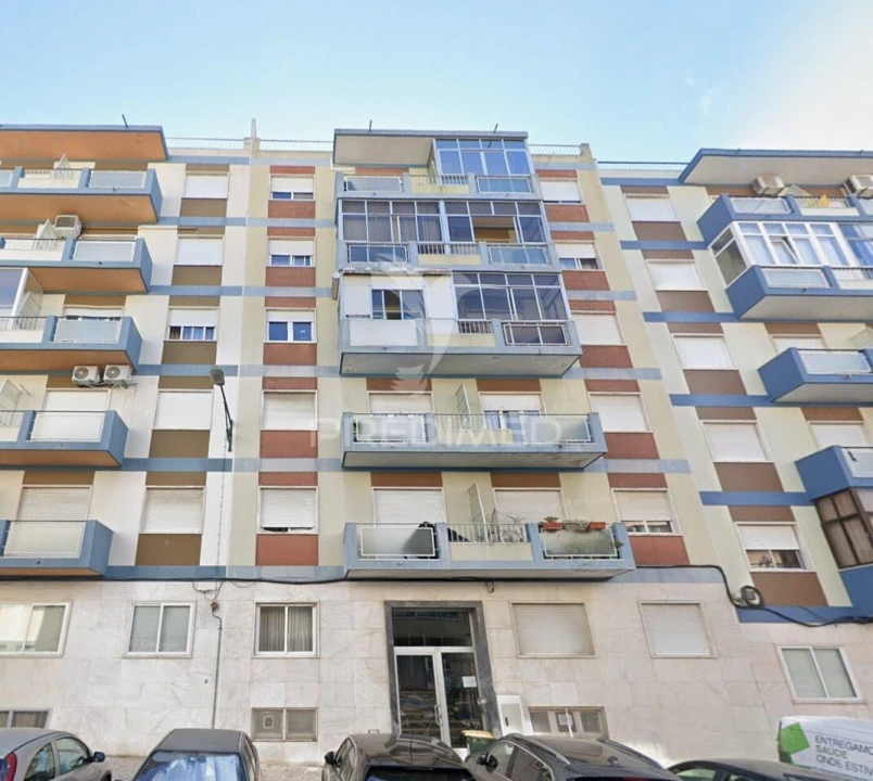 Apartamento T2 para Venda em Benfica Foto 1