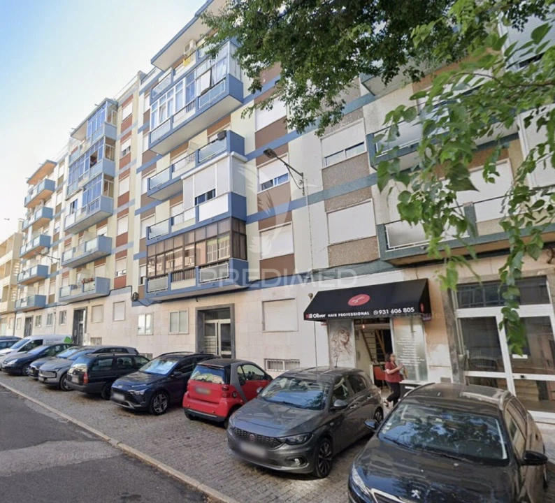 Apartamento T2 para Venda em Benfica Foto 4