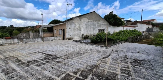 Moradia T2 para Venda em Arneiro das Milhariças