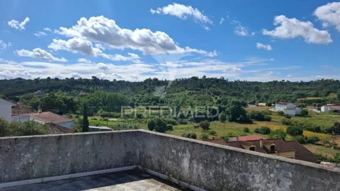 Moradia T2 para Venda em Arneiro das Milhariças