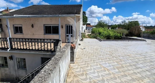 Moradia T2 para Venda em Arneiro das Milhariças