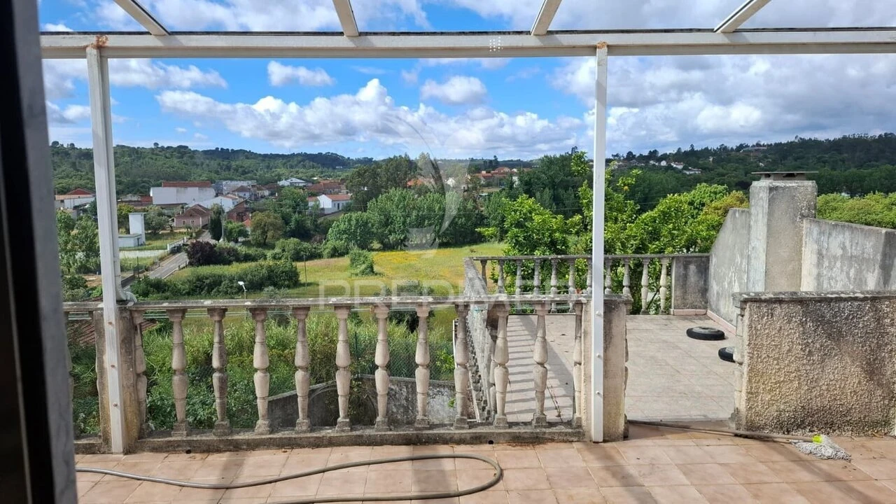Moradia T2 para Venda em Arneiro das Milhariças Foto 28