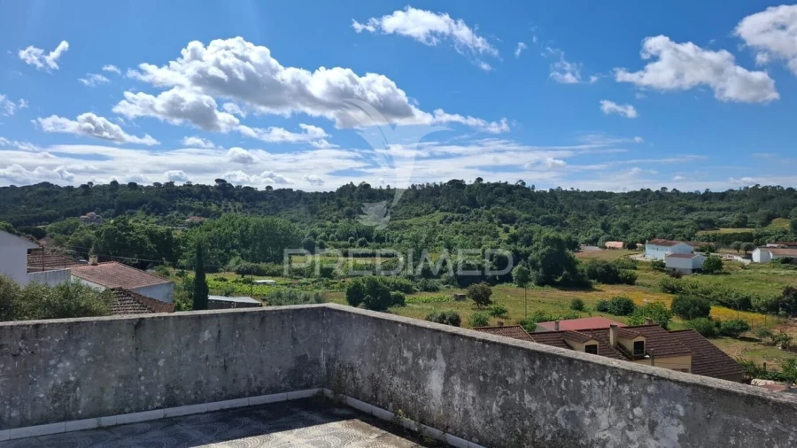 Moradia T2 para Venda em Arneiro das Milhariças Foto 32