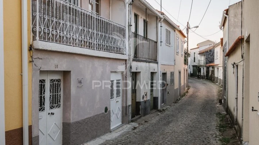 Moradia T2 para Venda em Vila Nova de Foz Côa