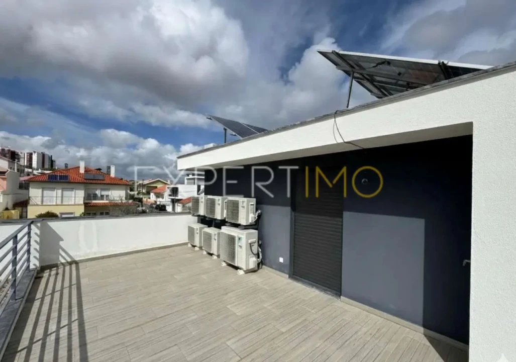 Moradia T5 para Venda em Santa Iria de Azoia, São João da Talha e Bobadela Foto 14