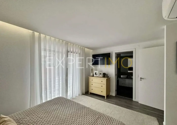 Moradia T5 para Venda em Santa Iria de Azoia, São João da Talha e Bobadela Foto 7