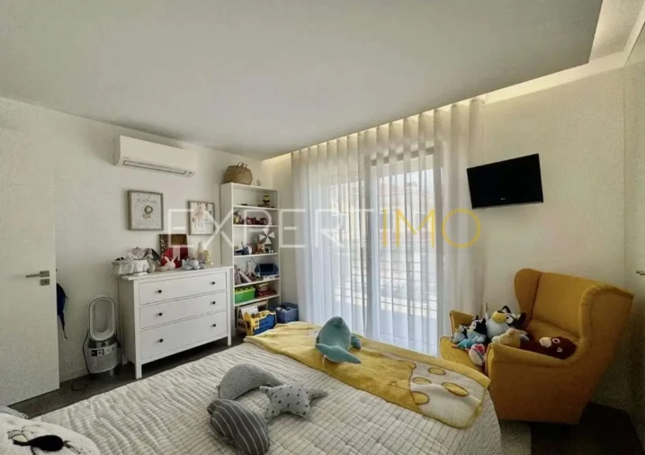 Moradia T5 para Venda em Santa Iria de Azoia, São João da Talha e Bobadela Foto 11