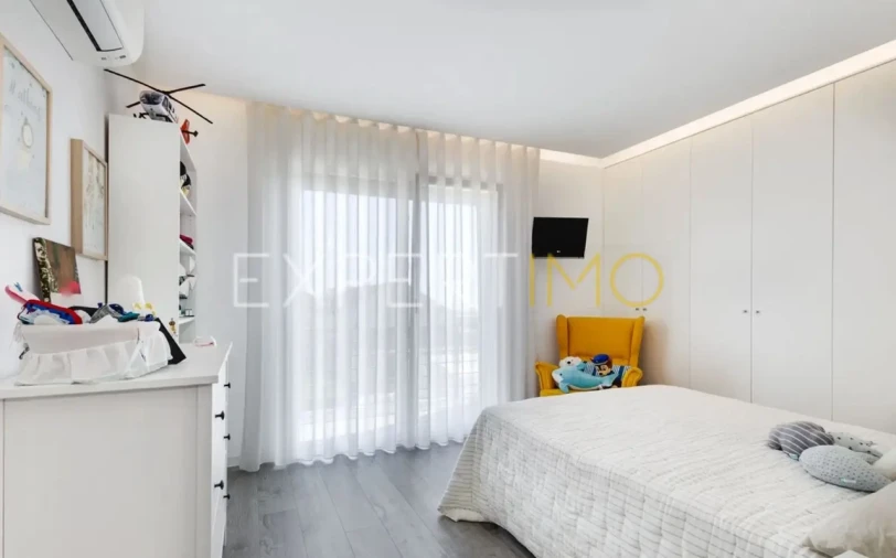 Moradia T5 para Venda em Santa Iria de Azoia, São João da Talha e Bobadela Foto 19