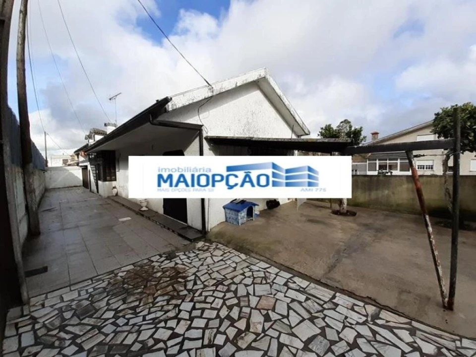 Moradia T2 para Venda em Lourosa Foto 1