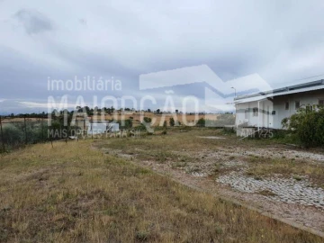 Armazém para Arrendamento em Vilar Formoso