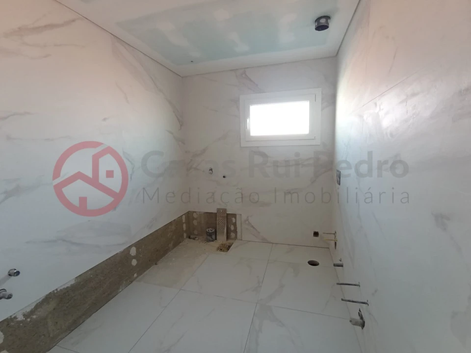 Moradia T3 para Venda em Fernao Ferro Foto 8