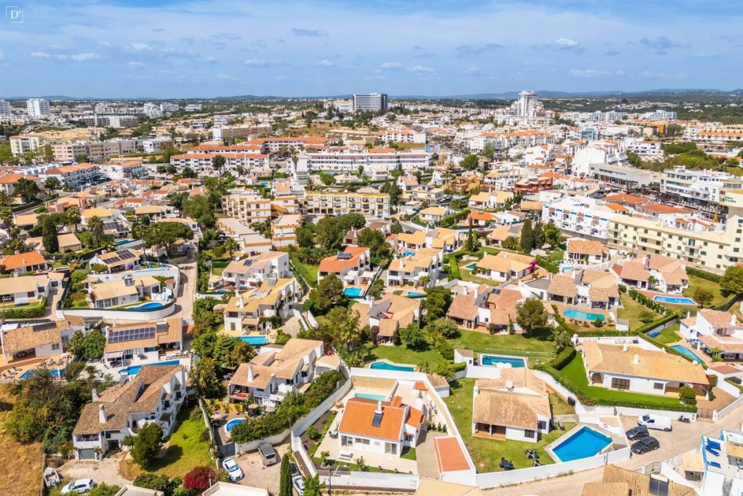 Moradia T3 para Venda em Albufeira e Olhos de Água Foto 7