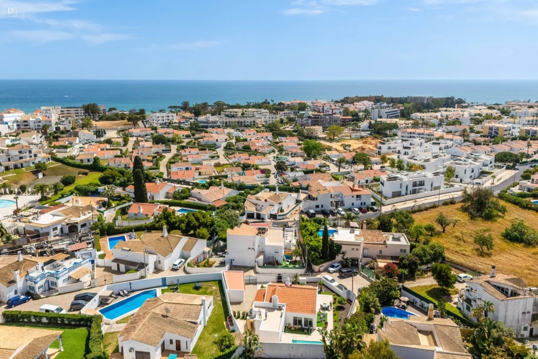 Moradia T3 para Venda em Albufeira e Olhos de Água Foto 8