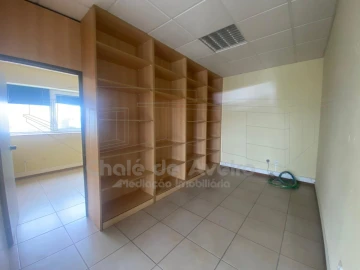 Escritório para Arrendamento em Esgueira