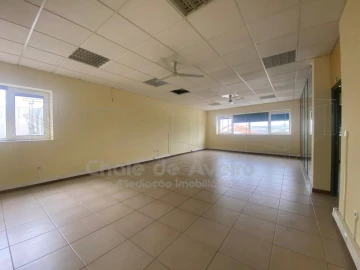 Escritório para Arrendamento em Esgueira
