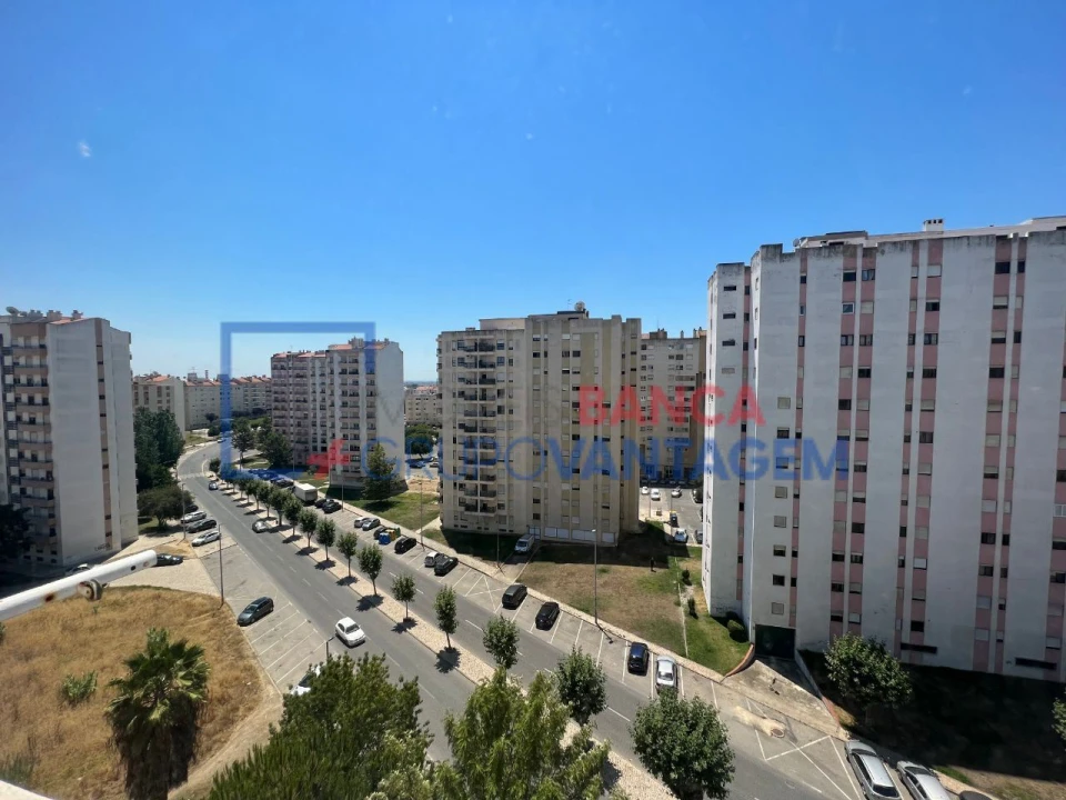 Apartamento T3 para Venda em Carregado e Cadafais Foto 10